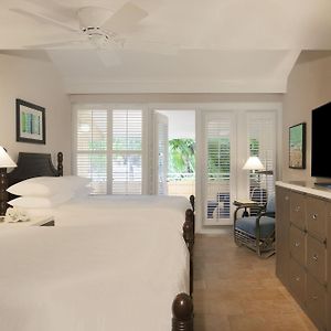 Lanai Queen Room